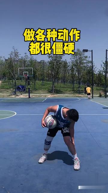 如何将拉伸融入日常篮球训练中以提高效率?